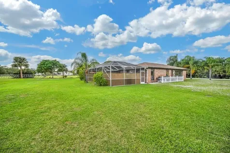 1803 E Easy Street Fort Pierce FL 34982