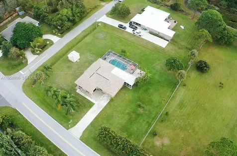 1803 E Easy Street Fort Pierce FL 34982