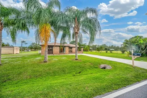 1803 E Easy Street Fort Pierce FL 34982