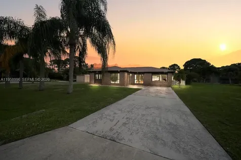 1803 E Easy Street Fort Pierce FL 34982
