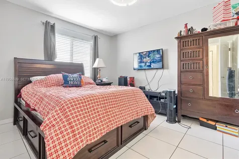16834 NW 70th Avenue Hialeah FL 33015