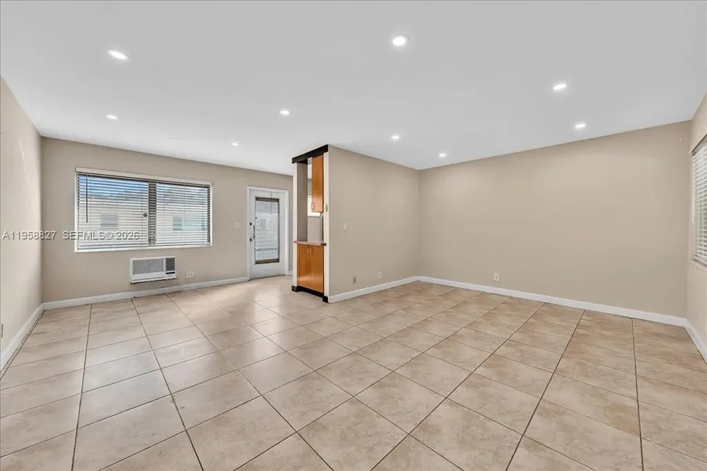 707 S 19th Avenue Hollywood FL 33020