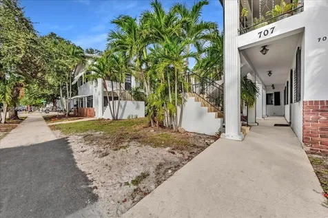 707 S 19th Avenue Hollywood FL 33020