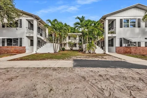 707 S 19th Avenue Hollywood FL 33020
