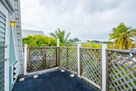 31033 Hibiscus Drive Big Pine FL 33043