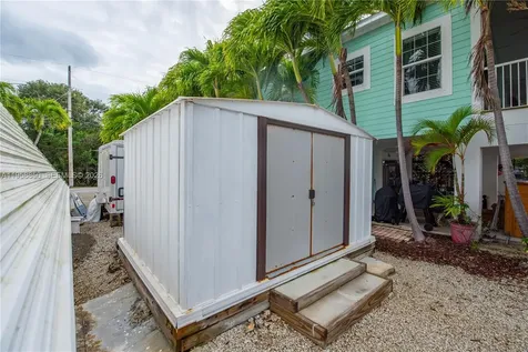 31033 Hibiscus Drive Big Pine FL 33043