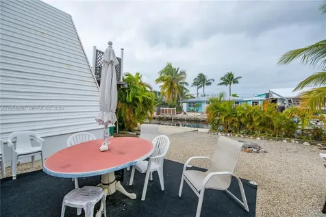 31033 Hibiscus Drive Big Pine FL 33043