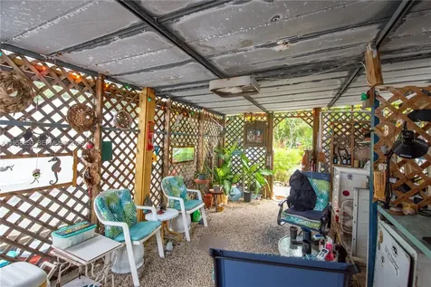 31033 Hibiscus Drive Big Pine FL 33043