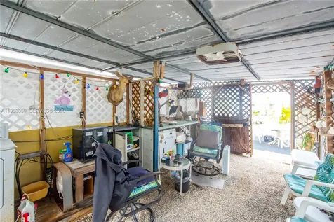 31033 Hibiscus Drive Big Pine FL 33043