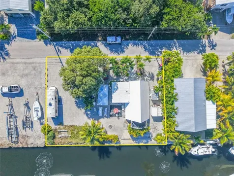 31033 Hibiscus Drive Big Pine FL 33043