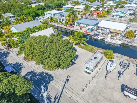 31033 Hibiscus Drive Big Pine FL 33043