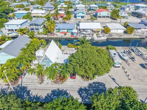 31033 Hibiscus Drive Big Pine FL 33043