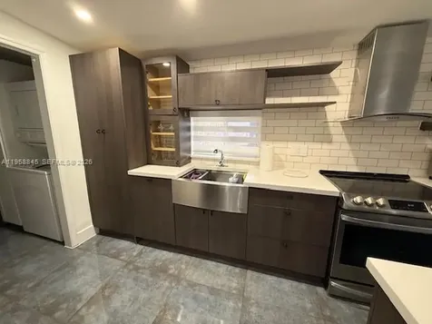 3008 NW 13th Street Miami FL 33125
