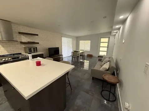 3008 NW 13th Street Miami FL 33125