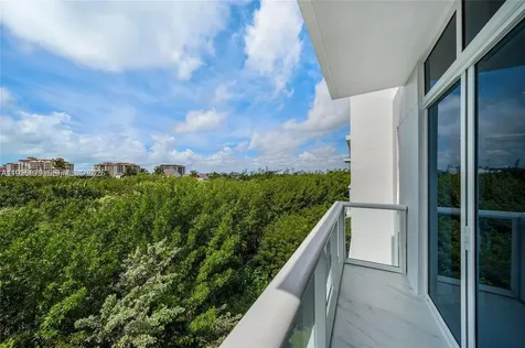 100 S Pointe Drive Miami Beach FL 33139