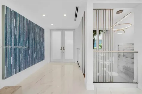 100 S Pointe Drive Miami Beach FL 33139