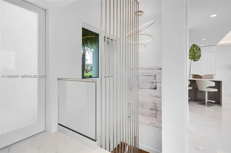 100 S Pointe Drive Miami Beach FL 33139
