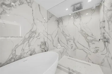 100 S Pointe Drive Miami Beach FL 33139