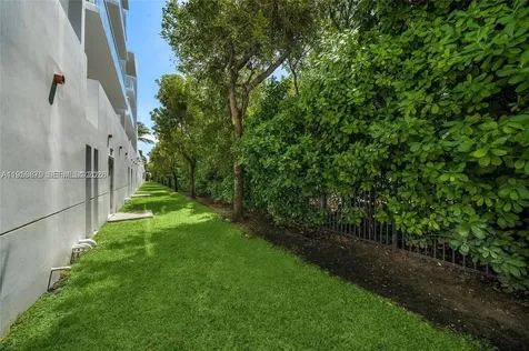 100 S Pointe Drive Miami Beach FL 33139