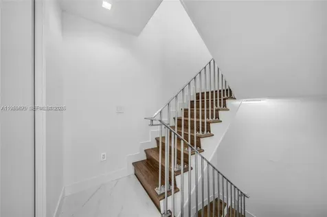 100 S Pointe Drive Miami Beach FL 33139