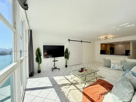 1228 West Avenue Miami Beach FL 33139