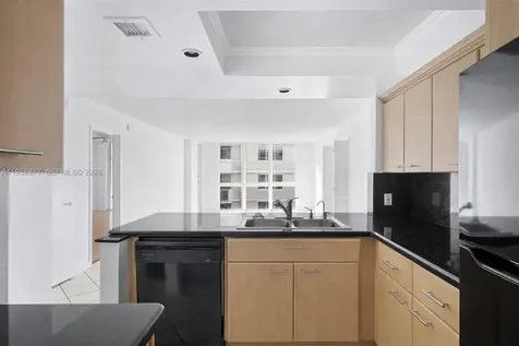 1228 West Avenue Miami Beach FL 33139