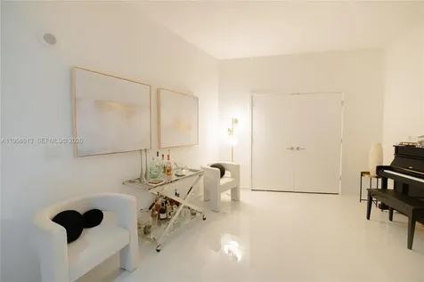 851 NE 1st Avenue Miami FL 33132