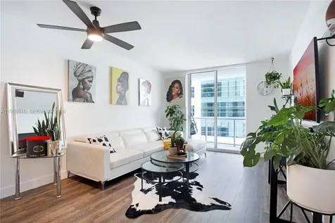 185 SW 7th Street Miami FL 33130