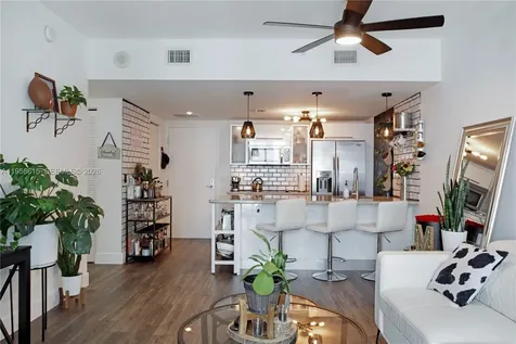 185 SW 7th Street Miami FL 33130