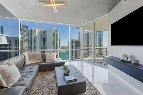 851 NE 1st Avenue Miami FL 33132