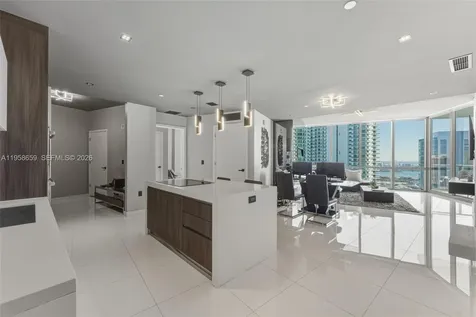 851 NE 1st Avenue Miami FL 33132