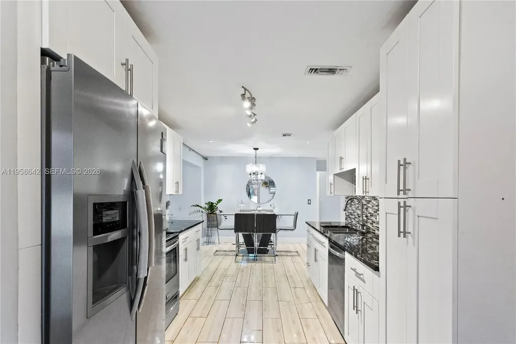 821 N 73rd Terrace Hollywood FL 33024