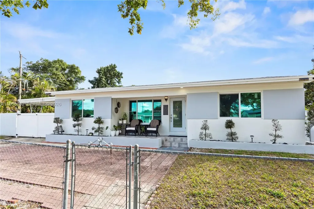 821 N 73rd Terrace Hollywood FL 33024