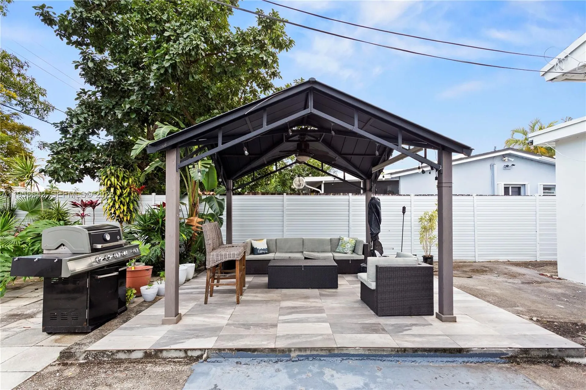 821 N 73rd Terrace Hollywood FL 33024