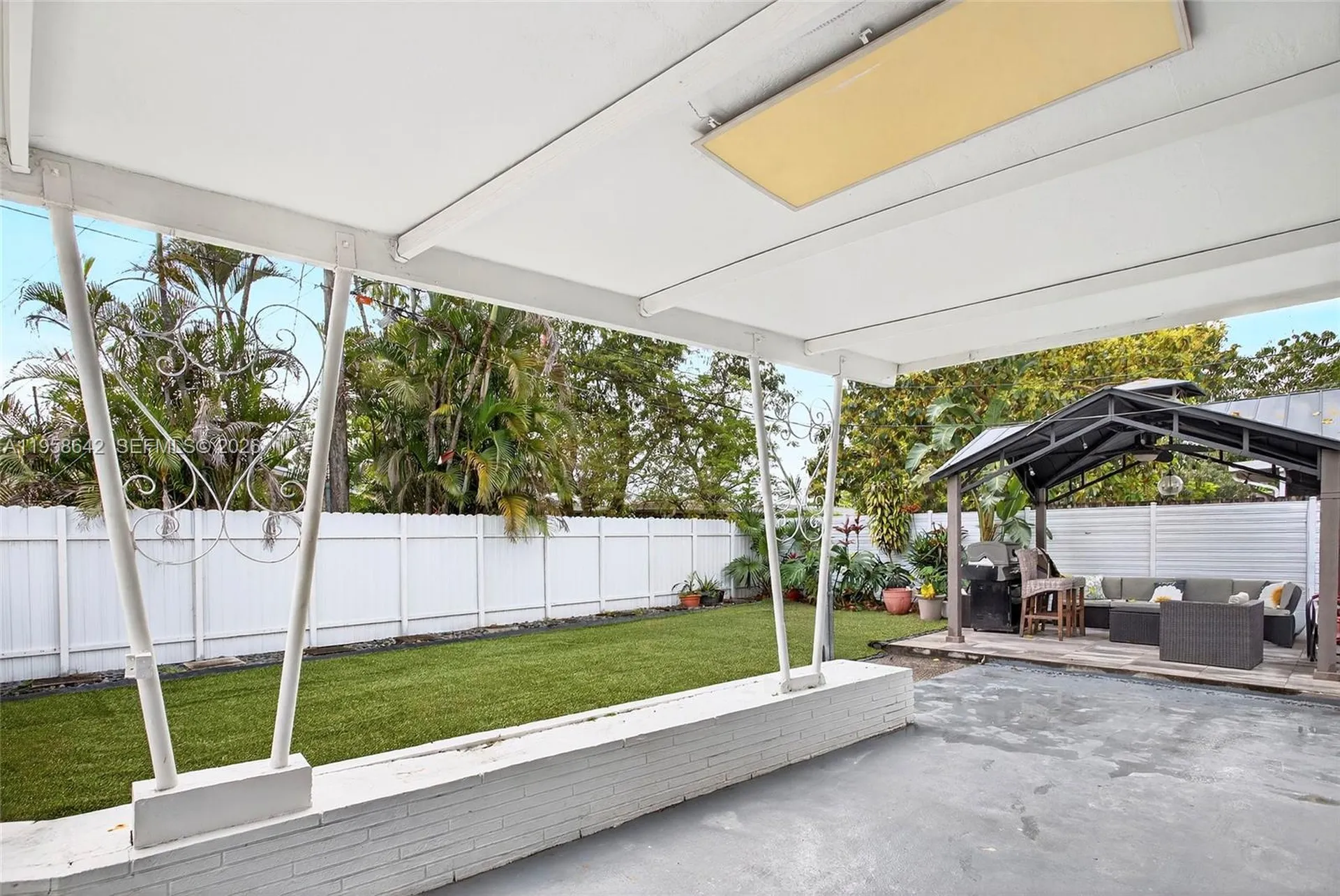 821 N 73rd Terrace Hollywood FL 33024