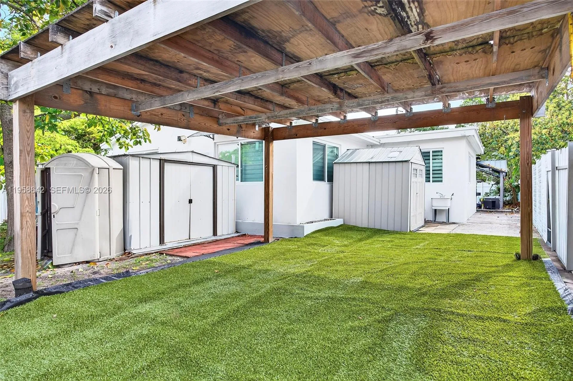 821 N 73rd Terrace Hollywood FL 33024