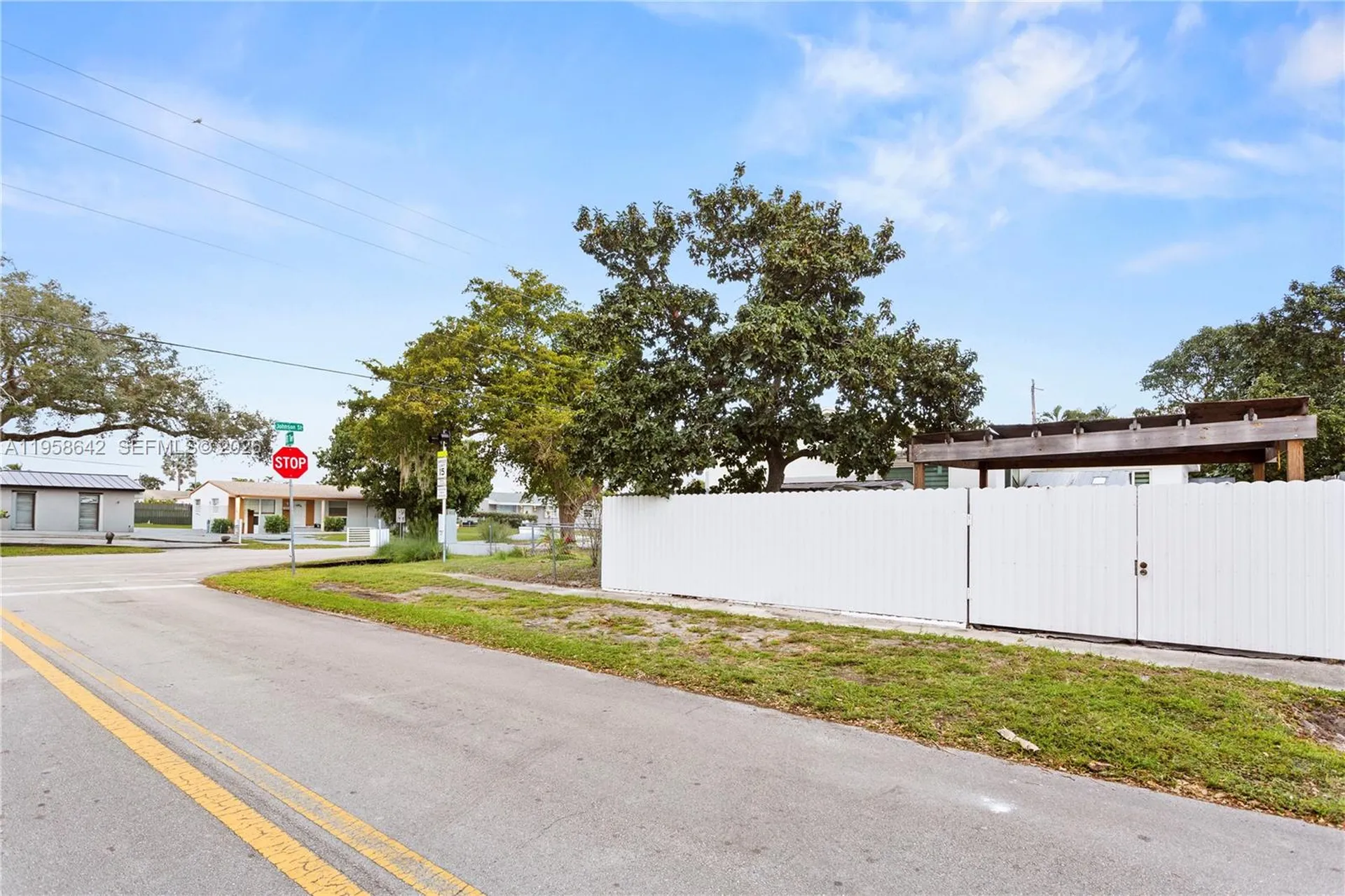 821 N 73rd Terrace Hollywood FL 33024