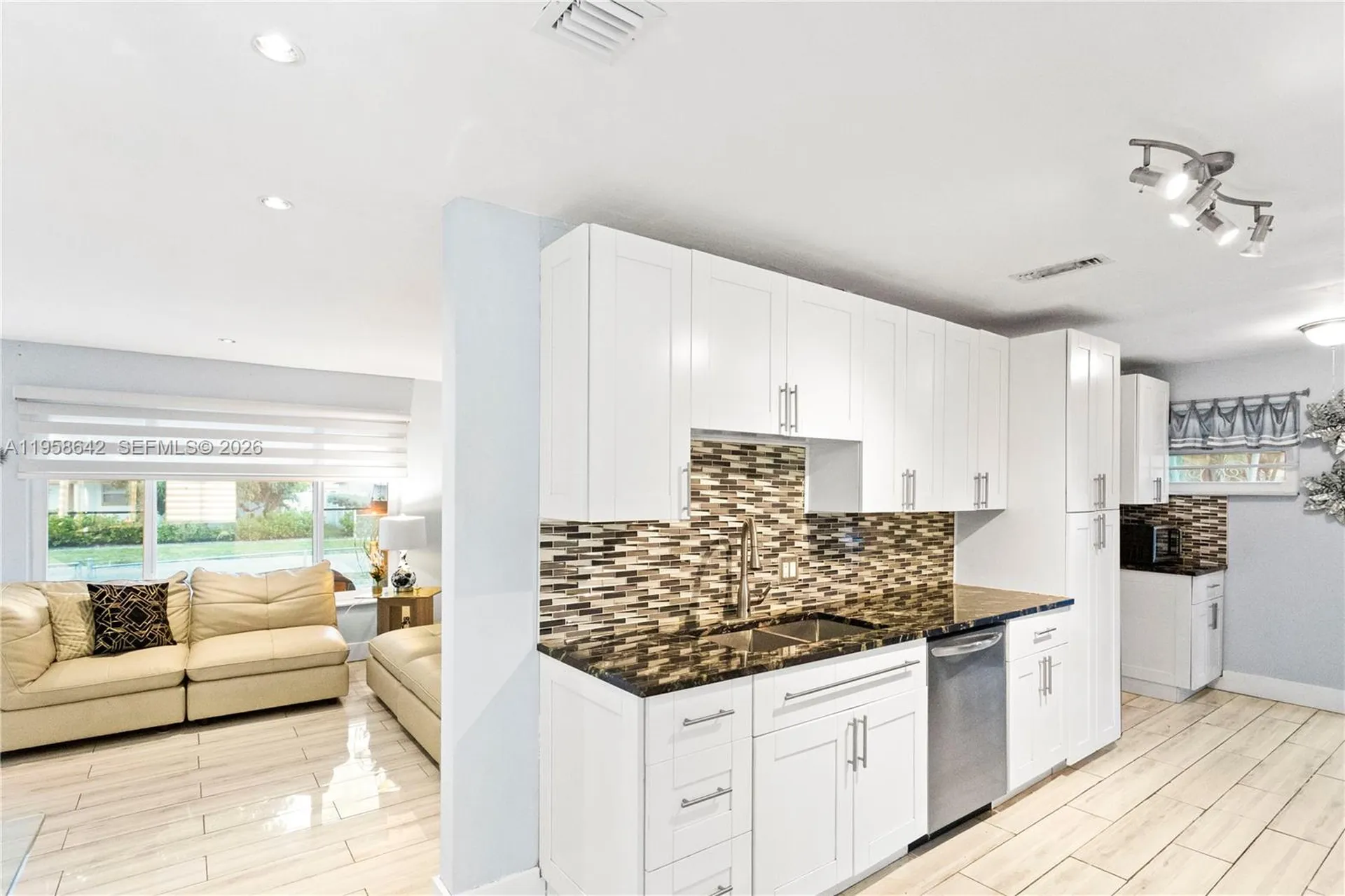 821 N 73rd Terrace Hollywood FL 33024