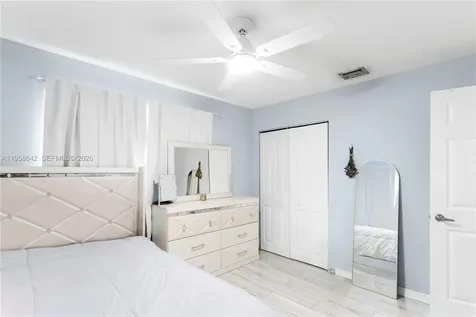 821 N 73rd Terrace Hollywood FL 33024