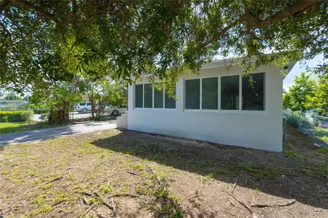 667 NW 14th Street Florida City FL 33034