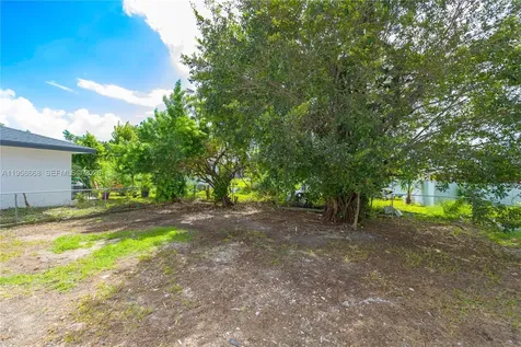 667 NW 14th Street Florida City FL 33034
