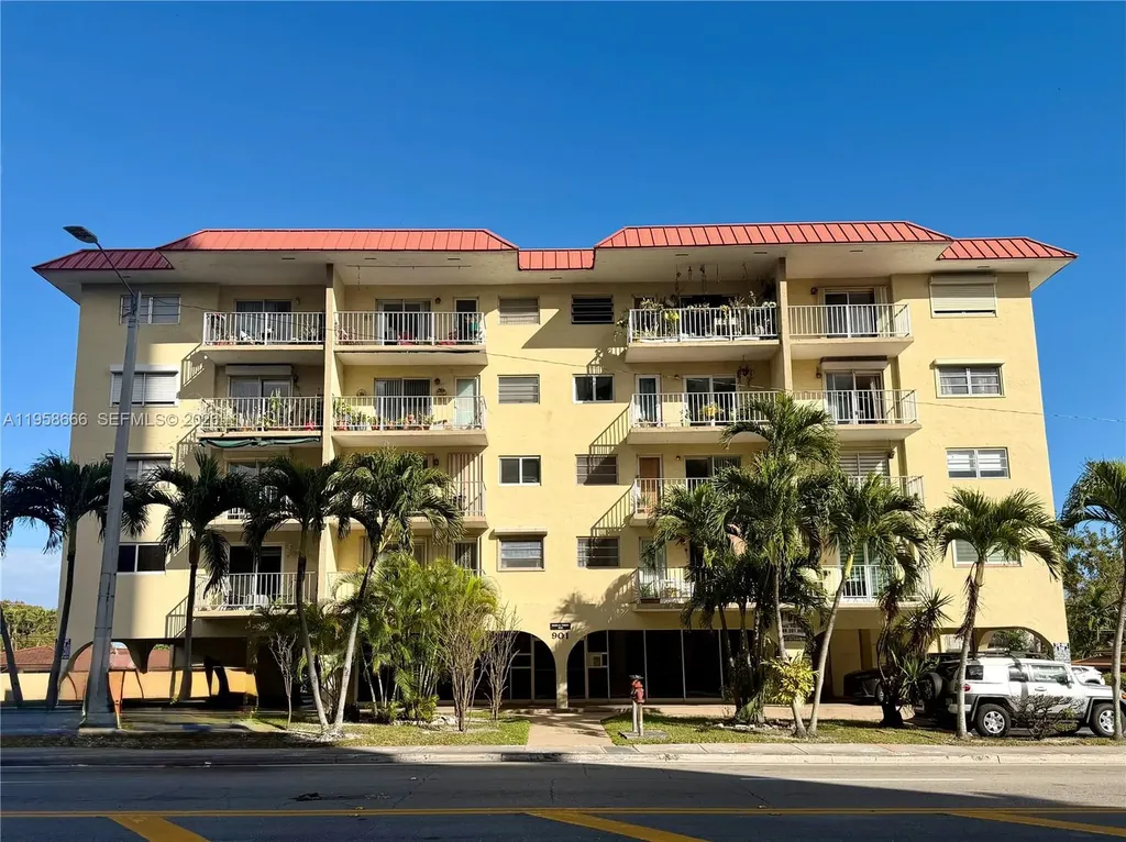 901 SW 37th Avenue Miami FL 33135
