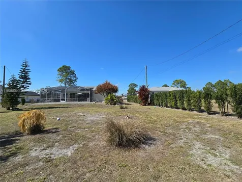 1220 Mckinley Lehigh Acres FL 33972