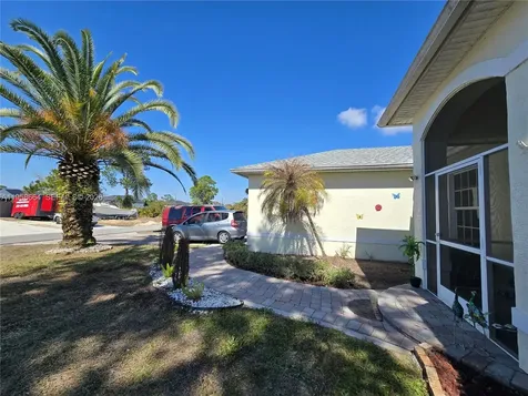 1220 Mckinley Lehigh Acres FL 33972