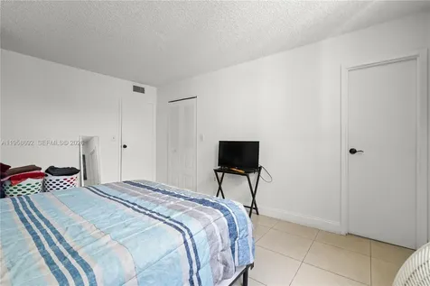 1800 SW 81st Avenue North Lauderdale FL 33068