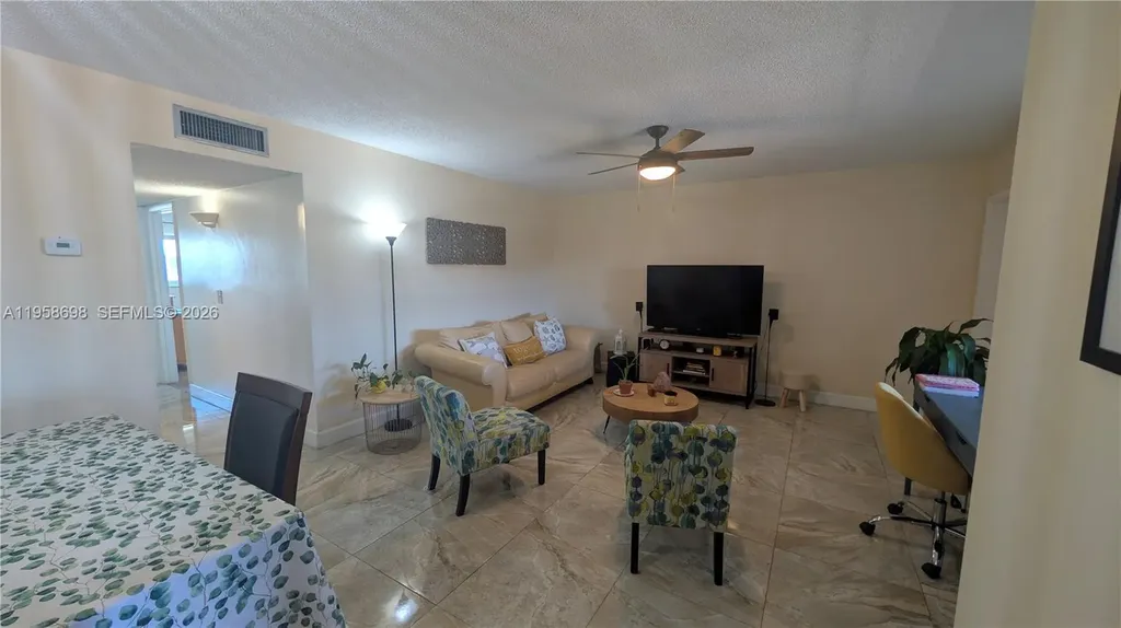 5300 Washington Street Hollywood FL 33021