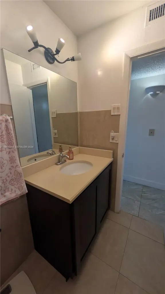 5300 Washington Street Hollywood FL 33021