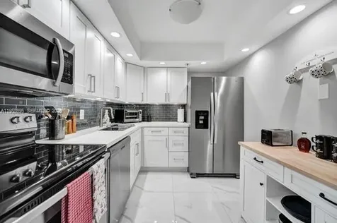 20515 E Country Club Drive Aventura FL 33180