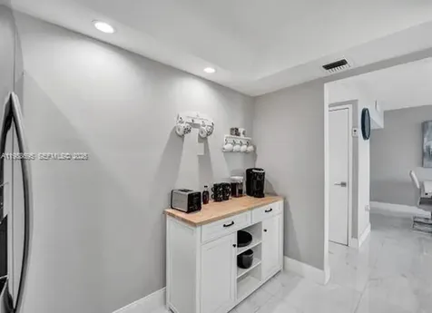 20515 E Country Club Drive Aventura FL 33180