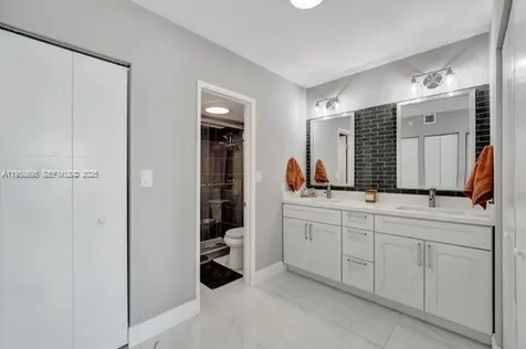 20515 E Country Club Drive Aventura FL 33180